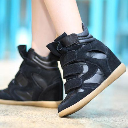 black closed toe flats